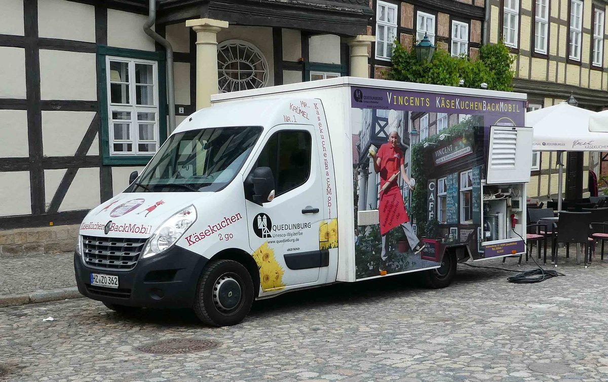 =Renault Master von  Vincents Käsekuchen Back-Mobil , gesehen im Mai 2018 in Quedlinburg