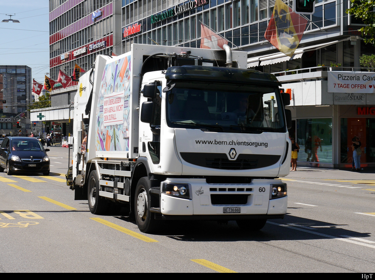 Renault Müllwagen unterwegs in der Stadt Bern am 08.08.2020