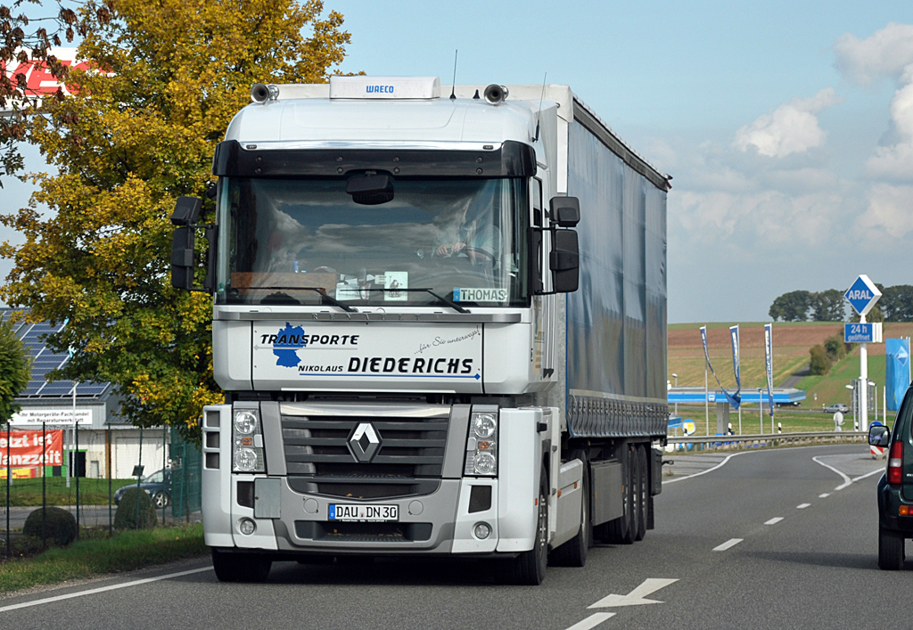 Renault Pritschenauflieger bei Kommern - 18.10.2013