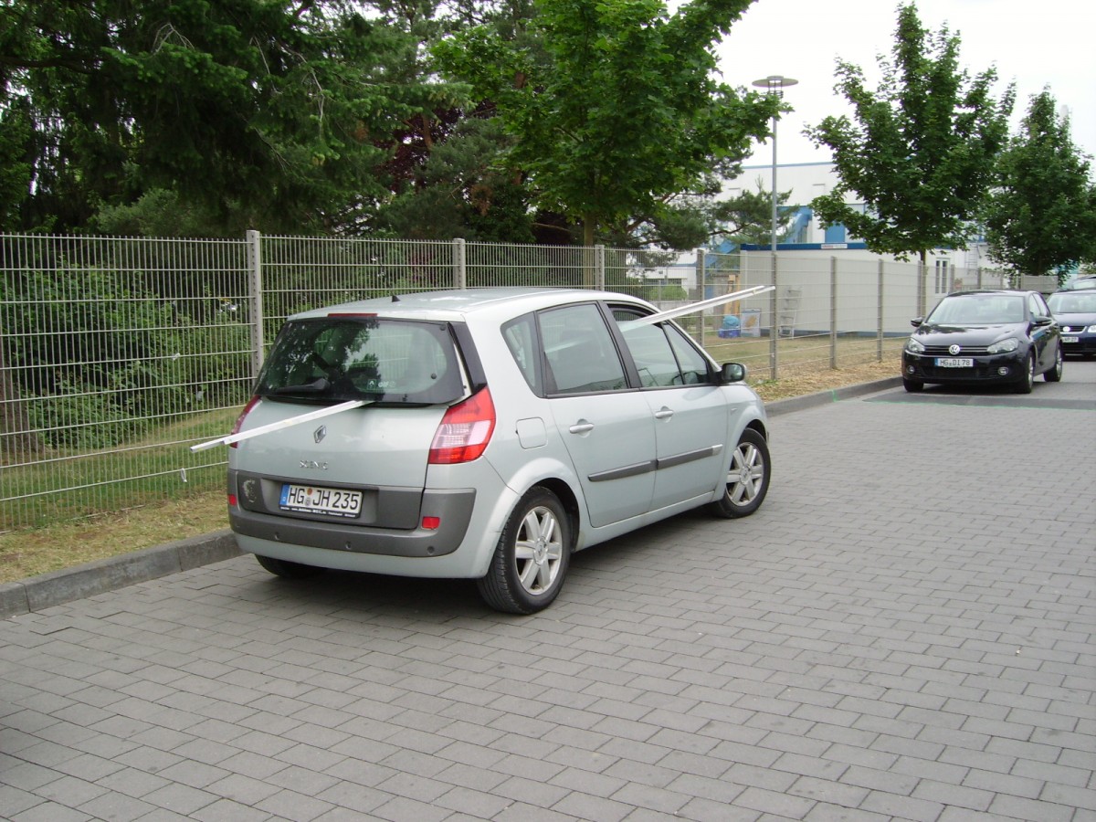 Renault Scenic am 20.06.11 in Oberursel 