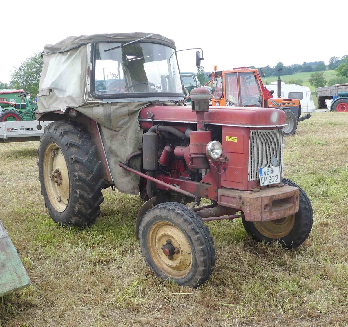 =Renault Super L, ausgestellt bei der Oldtimeraustellung vom Landmännerverein Bermuthshain im Juni 2019