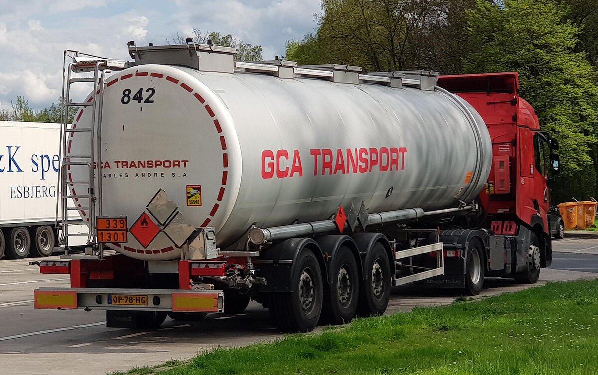 =Renault-Tanksattelzug von GCA aus den Niederlanden rastet an der A 7, 05-2023