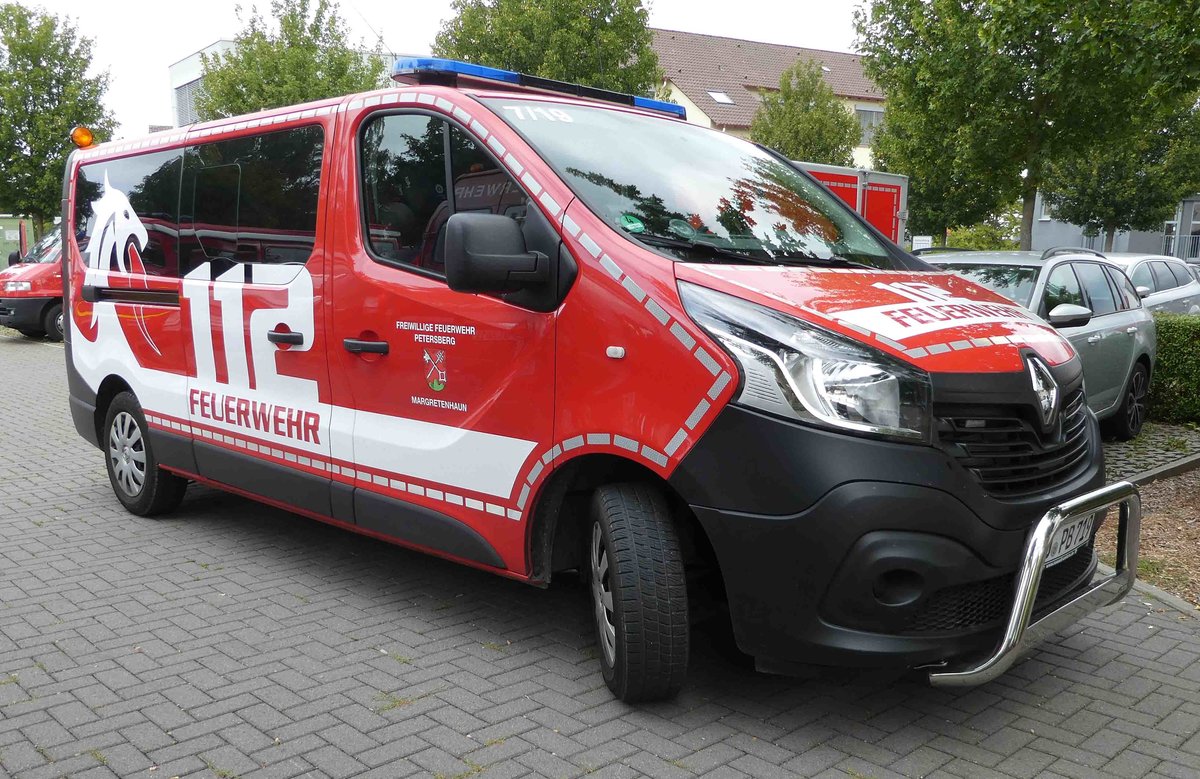 =Renault Trafic als MTW der Feuerwehr PETERSBERG-MARGRETENHAUN steht in Hünfeld anl. der Hessischen Feuerwehrleistungsübung 2019, 09-2019