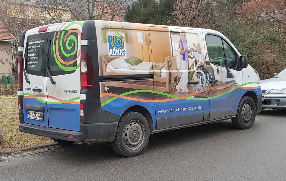 =Renault Trafic des Sanitätshauses KÖNIG steht im Januar 2020 in Bad Liebenstein