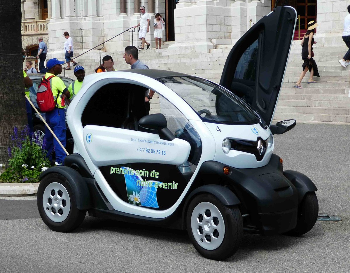 =Renault Twizy steht im Stadtgebiet von Monaco im September 2017