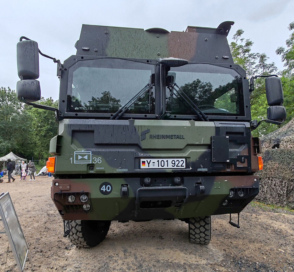 =Rheinmetall 15 T GL MULTI 2 als Einsatzfahrzeug der Bundeswehr, ausgestellt beim Hessentag in Fulda, 06-2026