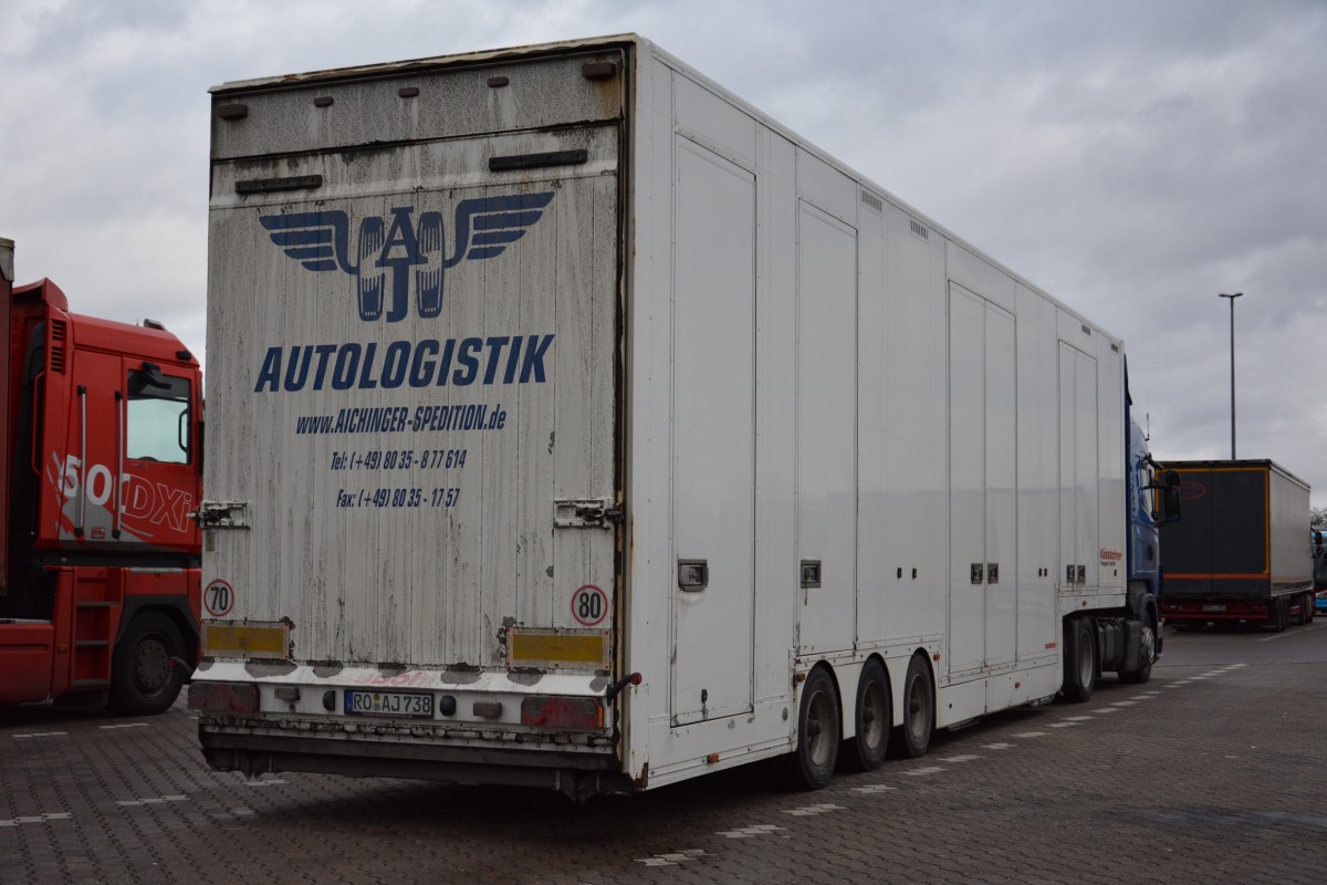 RO-AJ 738 / RO-AJ 708 (Scania R420) steht am 10.01.2015 auf dem Rastplatz der Avus in Berlin.