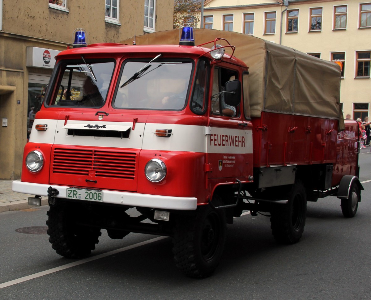 Robur LO LF 8/TS8 der Freiwillige Feuerwehr Stelzendorf. Zusehn beim Historischer Feuerwehrumzug in Zeulenroda. Foto 31.08.13 