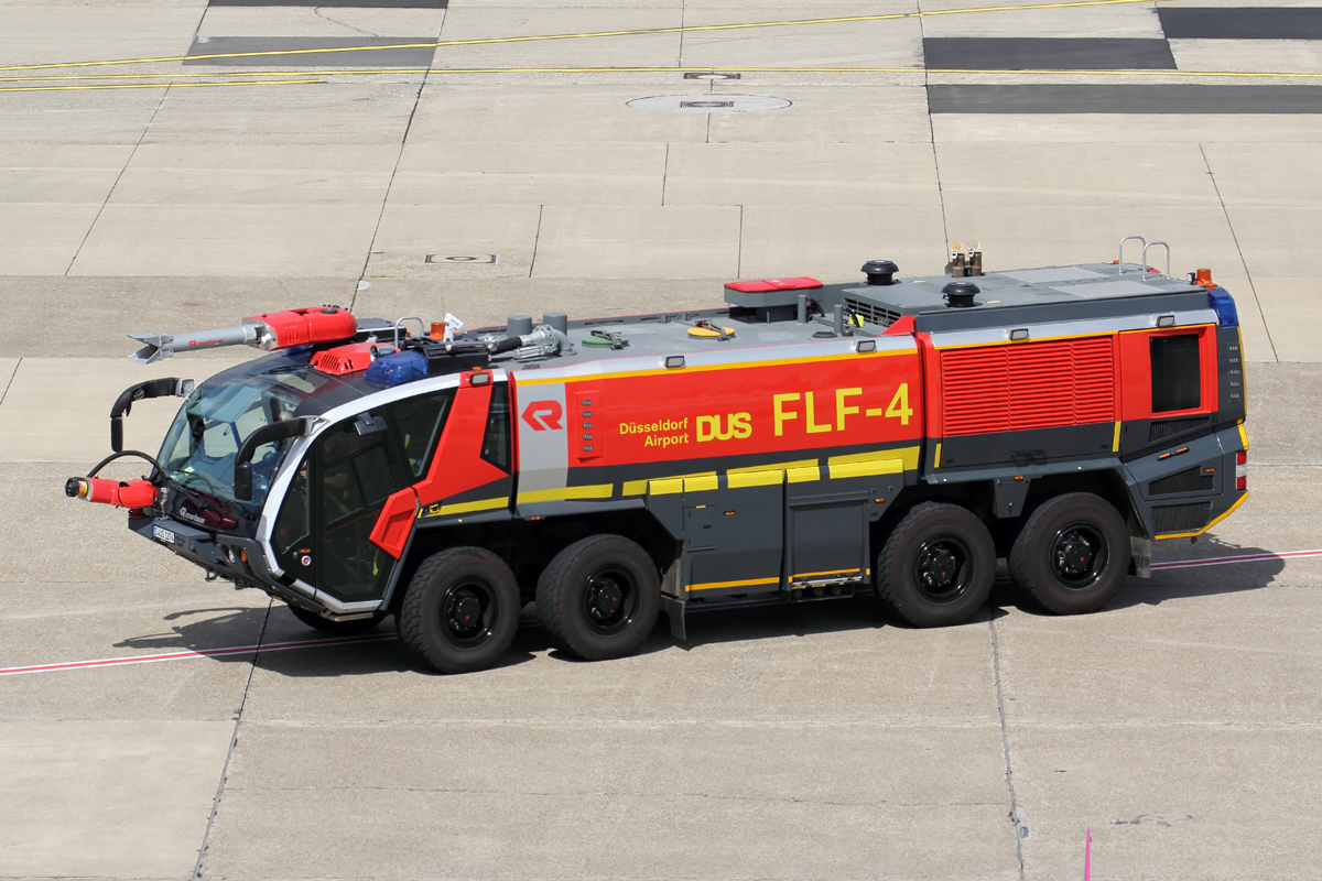 Rosenbauer Löschfahrzeug FLF-4 am Flughafen Düsseldorf 13.7.2017