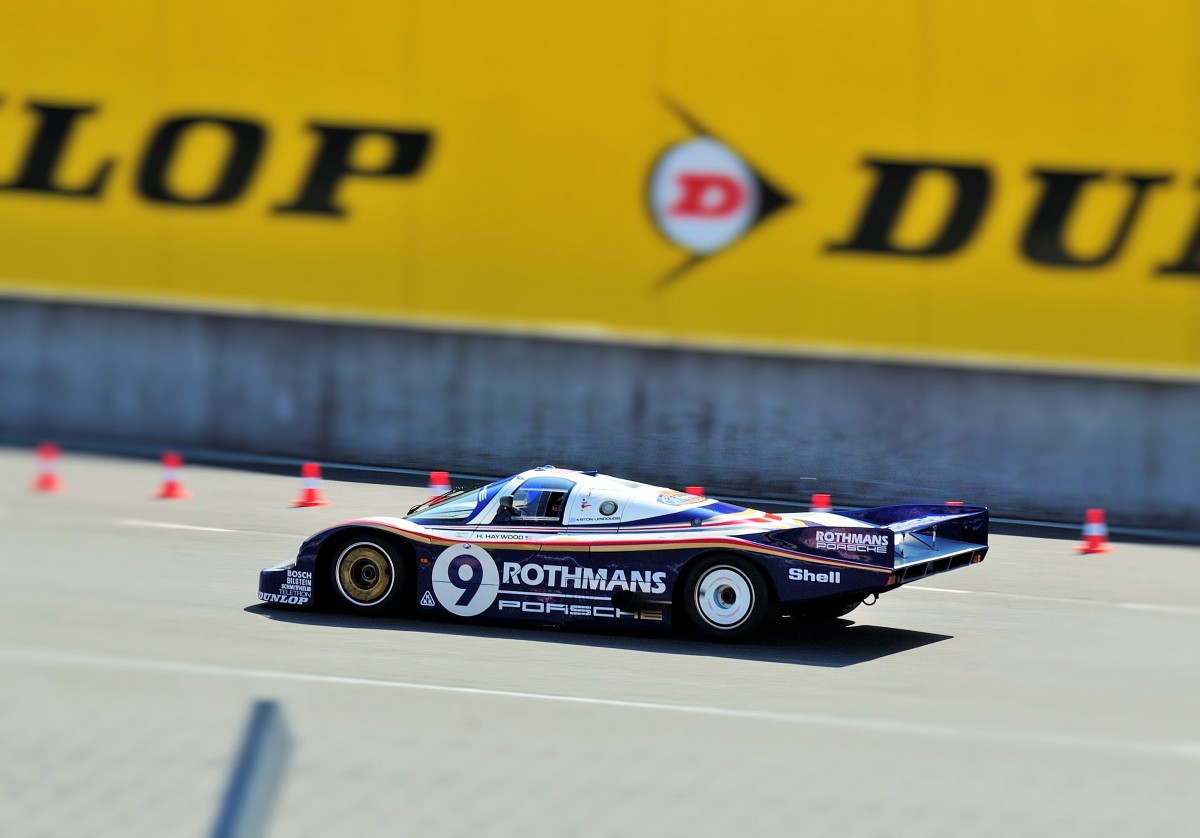 Rothmans Porsche von 1982,beim Group C Rennen in Le Mans 14.6.2014 Bearbeitet mit Tilt Shift (Miniatureffekt)