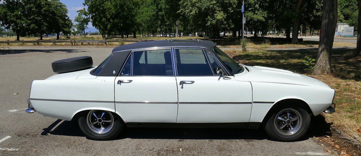 Rover 3500 mit V8, britische Limousine 1968-77 gebaut, Juli 2026