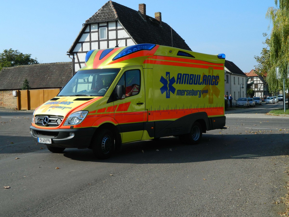 RTW der Ambulance Merseburg GmbH auf Basis Mercedes-Benz Sprinter am 05.10.2014 in Lützen.