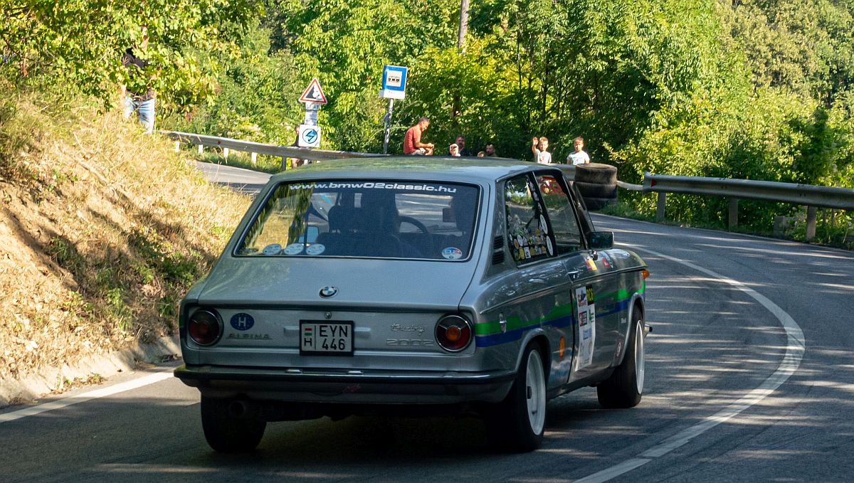 Rückansicht: BMW 2000 Rouring Rallye. Aufnahme: Bergrennen Pécs, 09.2021.