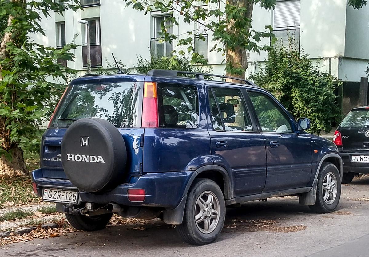 Rückansicht: Honda CR-V, der ersten Generation, fotografiert in Pécs (HU), August, 2019.