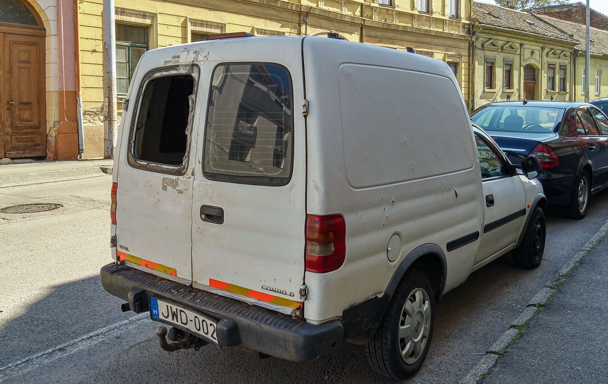 Rückansicht: Opel Combo B in Oktober, 2020.
