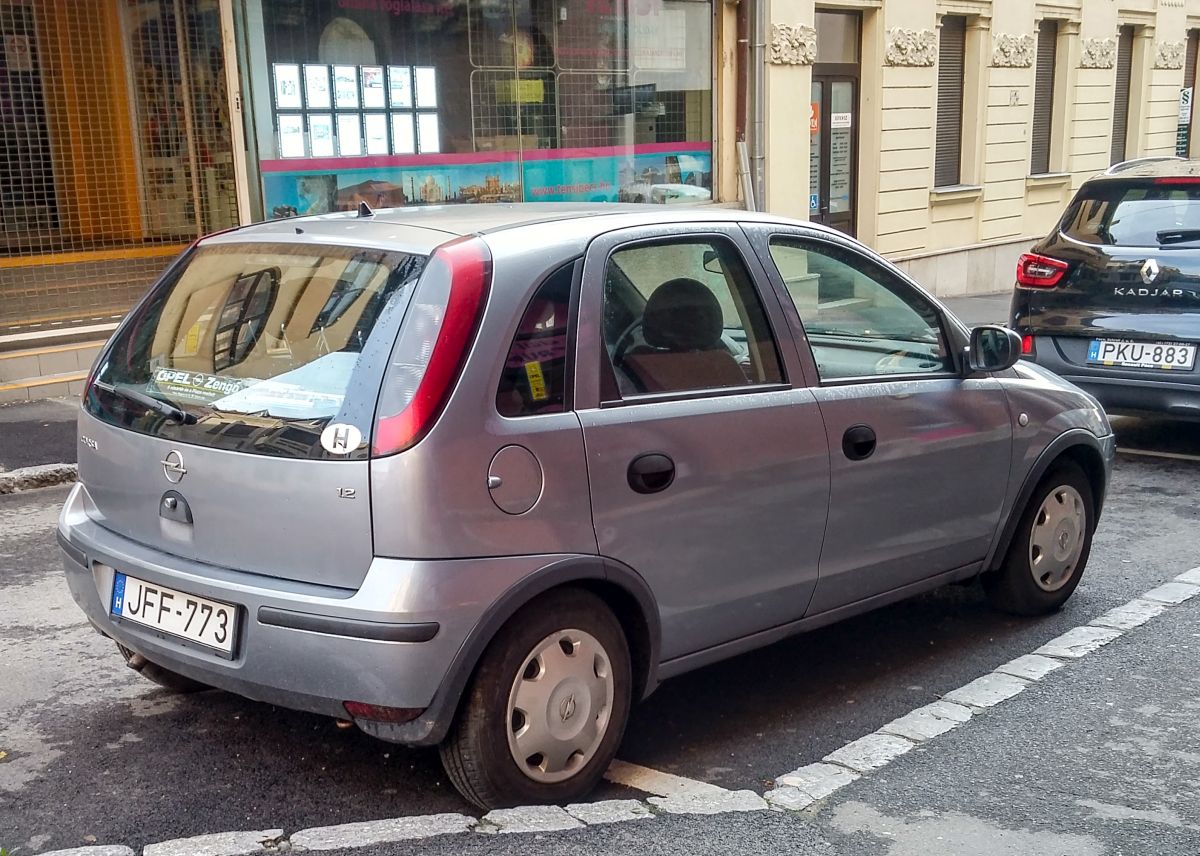 Rückansicht: Opel Corsa C in Oktober 2020