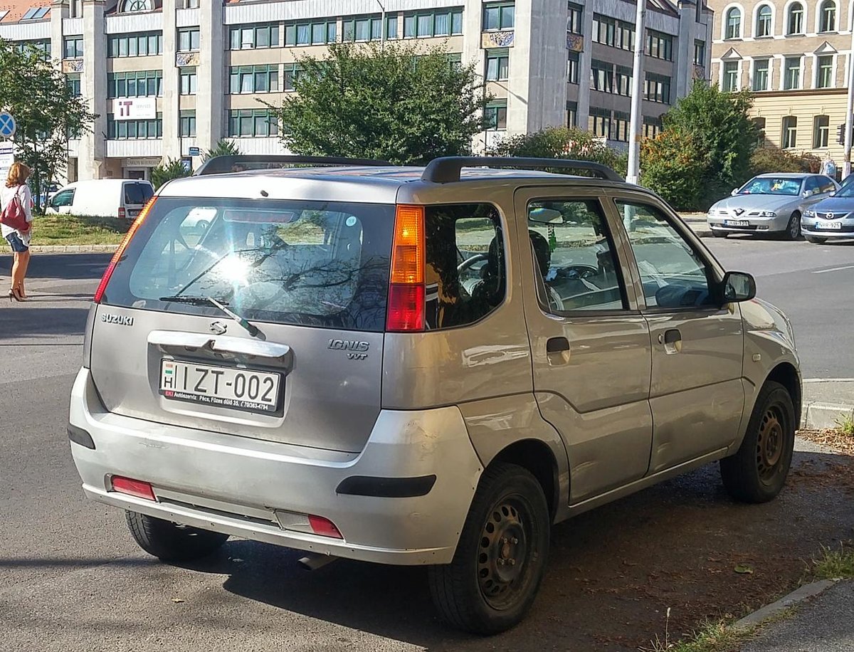 Rückansicht: Suzuki Ignis. Foto: Pécs, Ungarn, September, 2019.