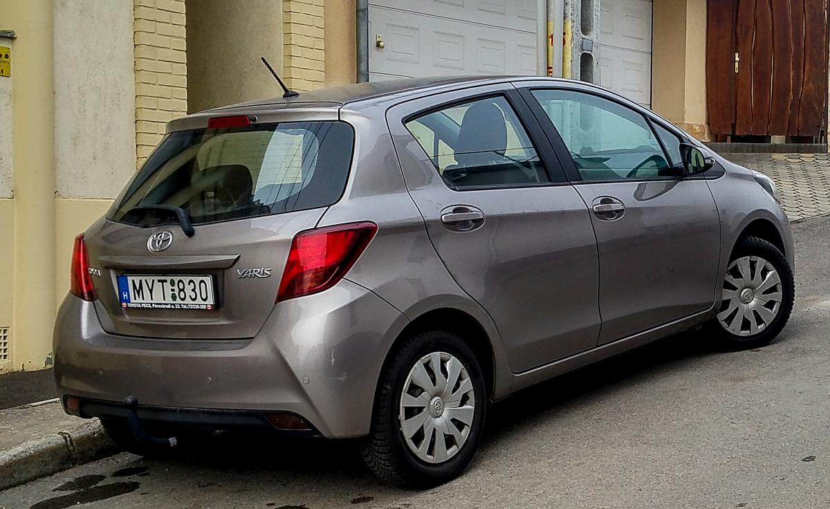 Rückansicht: Toyota Yaris Mk3, aufgenommen in November, 2019.