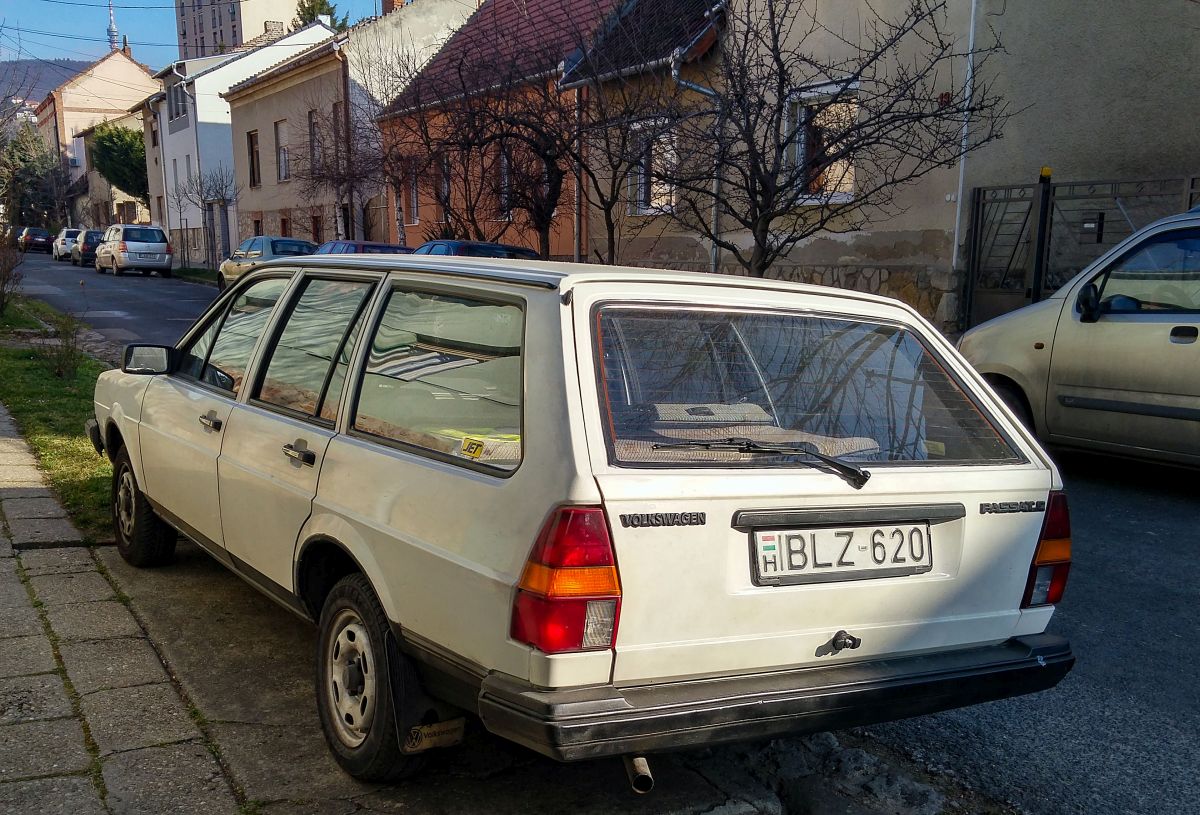 Rückansicht: VW Passat B2 Variant aus 1982. Foto: 03.2021.