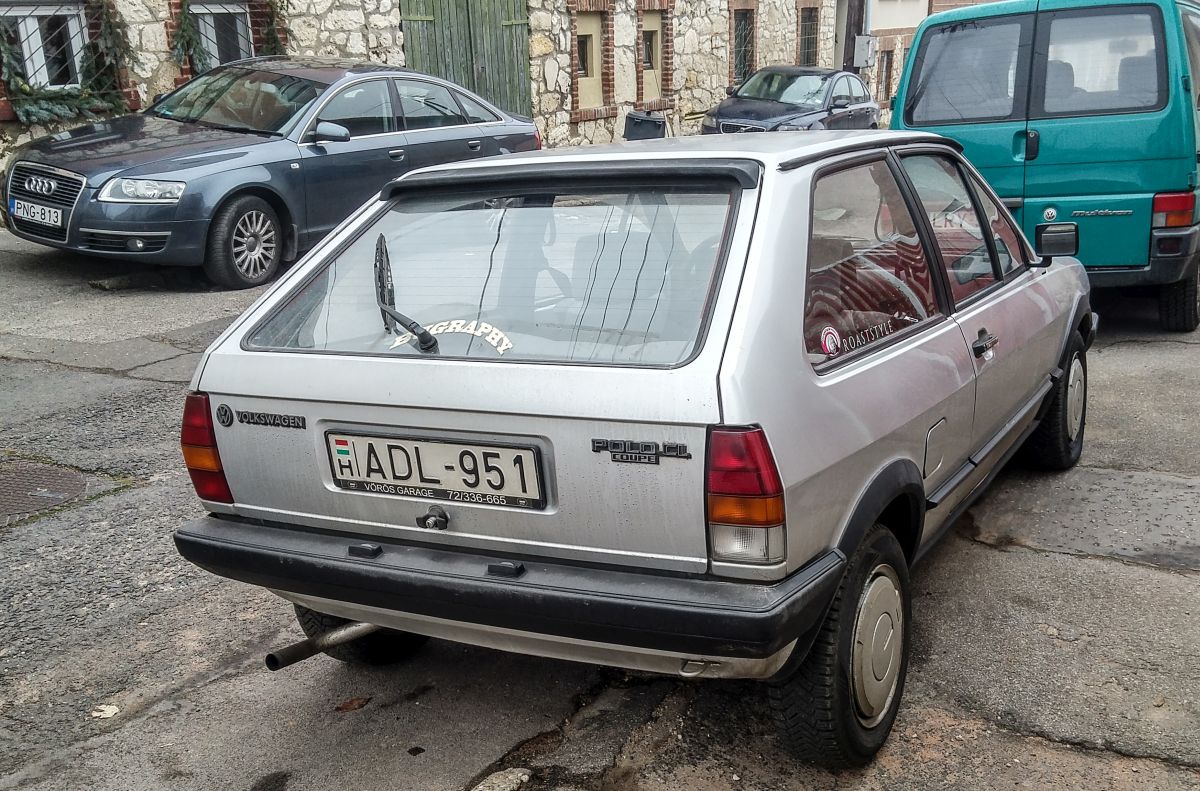 Rückansicht: VW Polo Coupé aus der zweiten Generation. Foto: 12.2020.
