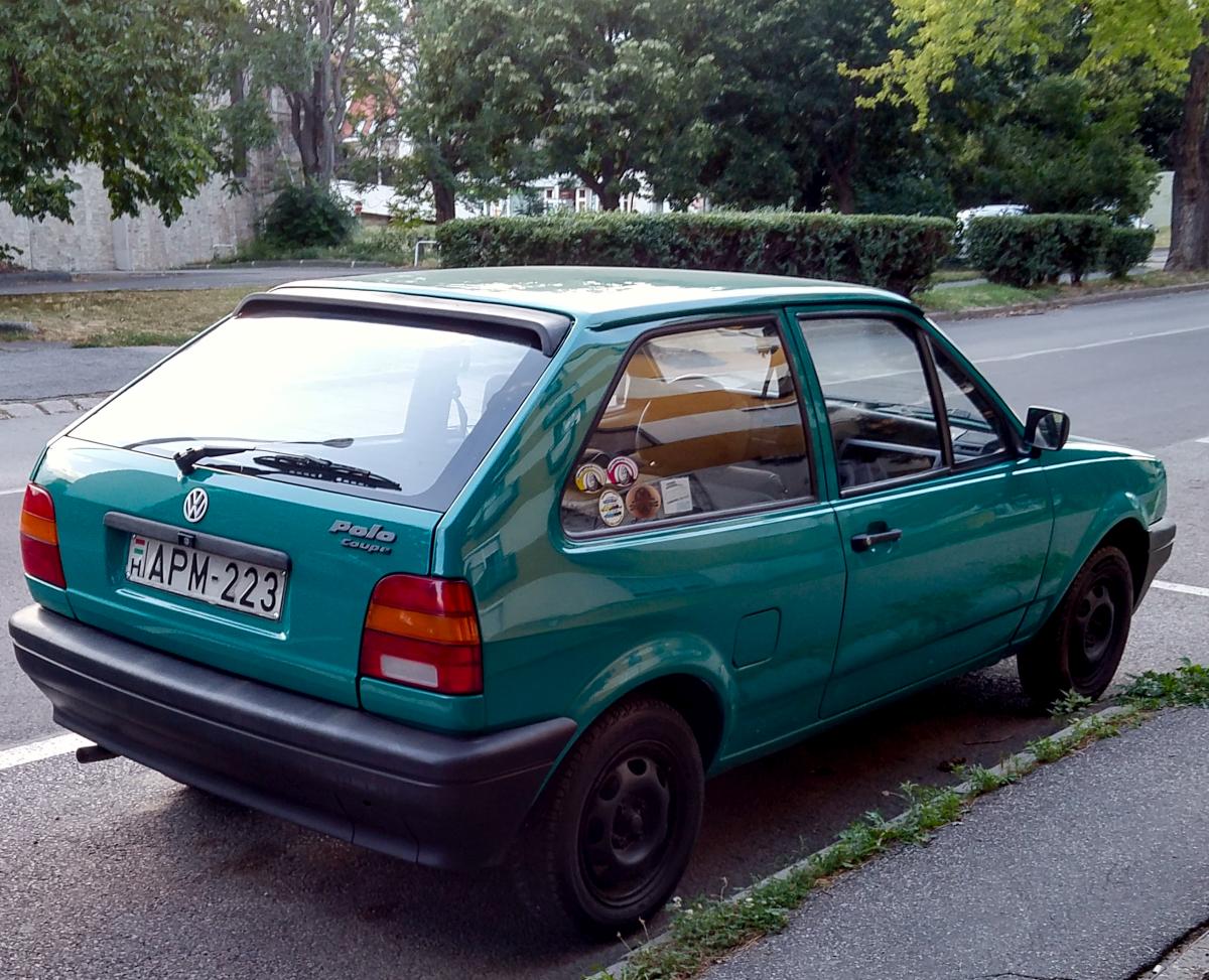 Rückansicht: VW Polo Mk2 Coupé, gesehen in Juli, 2020.