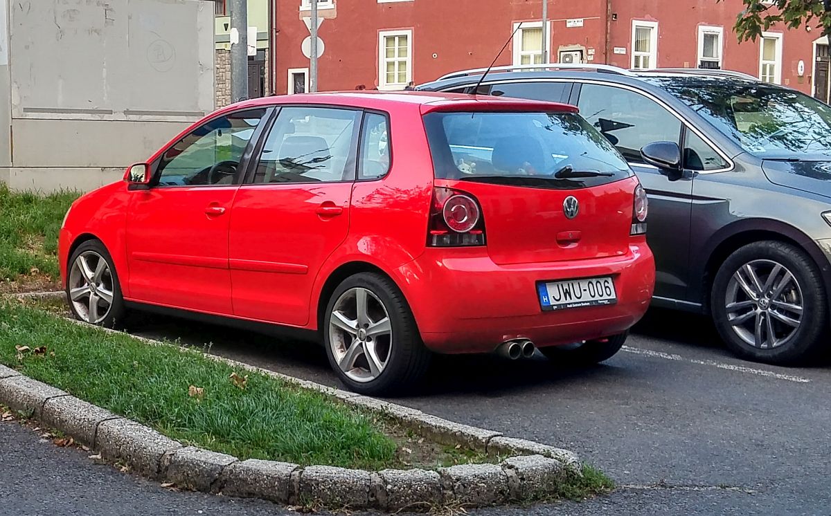 Rückansicht: VW Polo Mk4 in Oktober, 2020.