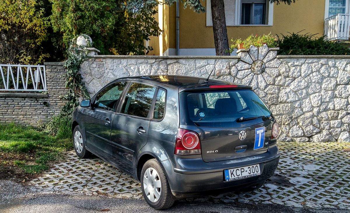 Rückansicht: VW Polo der vierten Generation (Facelift). Foto: November 2020.