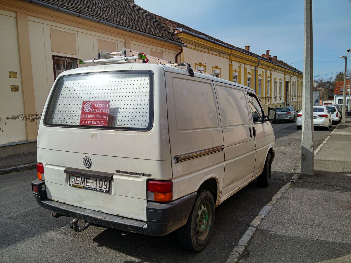 Rückansicht: VW Transporter T4. Foto: 03.2021.