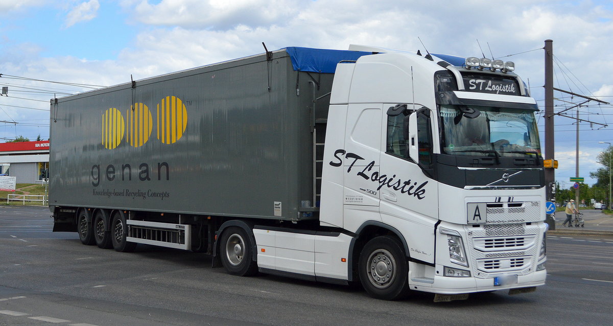 Sattelzug der Spedition ST Logistik mit recht neuer VOLVO 500 EURO6 Zugmaschine am 29.07.20 Berlin Marzahn.