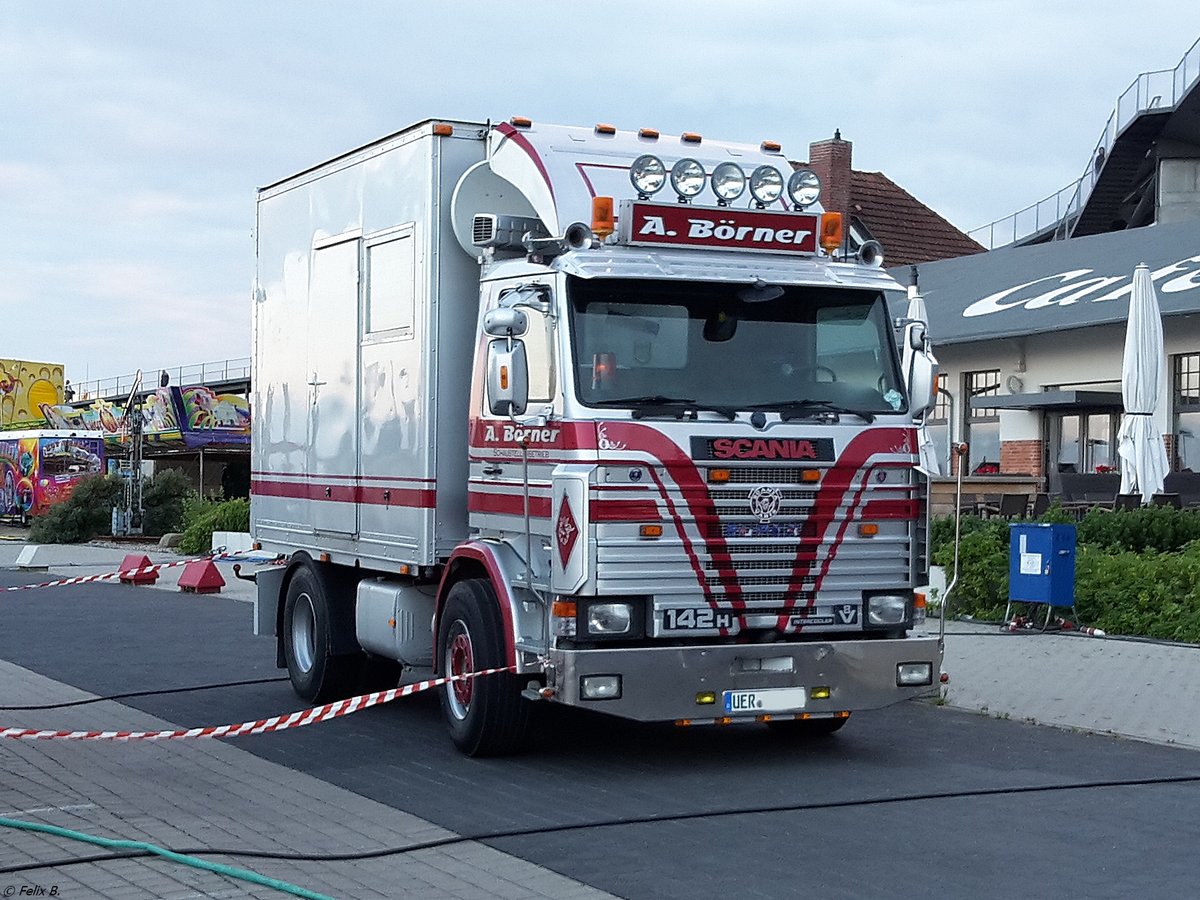 Scania 142H V8 im Stadthafen Sassnitz am 08.07.2015