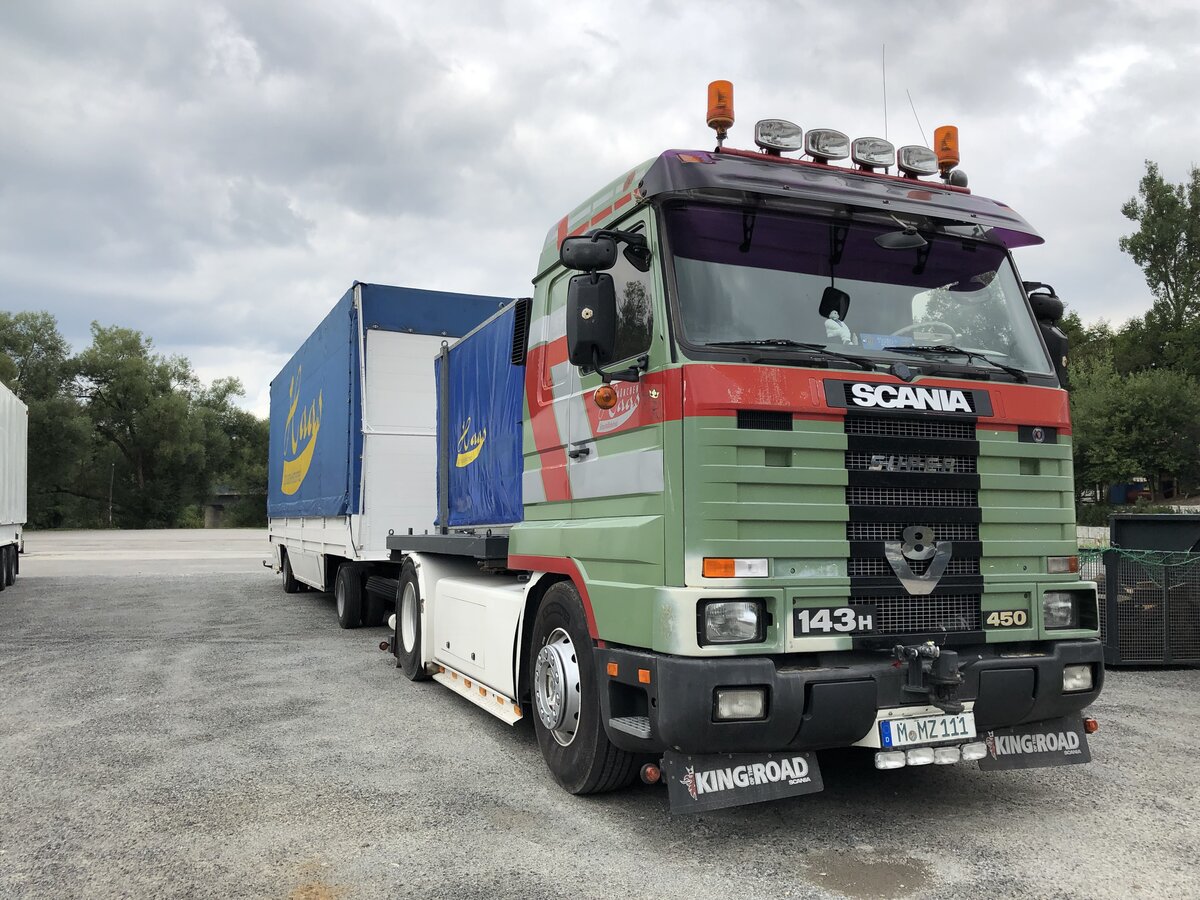 Scania 143H eines Münchner Schaustellers in Viechtach, Juli 2019