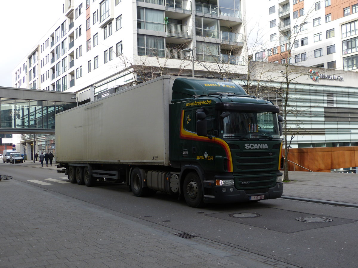 Scania G 400 Sattelzug in den Straßen von Belval Universite unterwegs. 02.2020