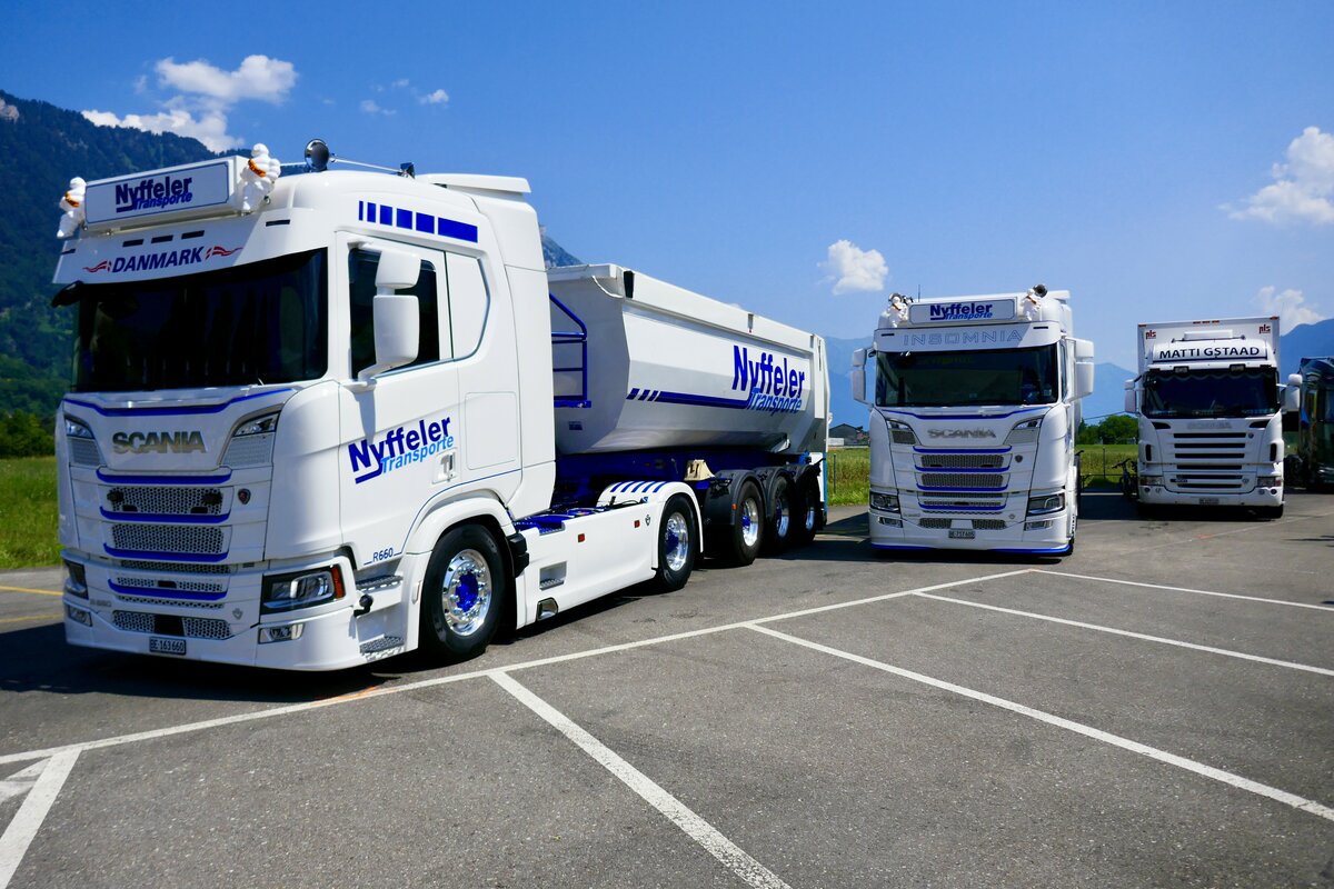 Scania Kippersattelzug von Nyffeler am 27.6.26 beim Trucker Festival in Interlaken.