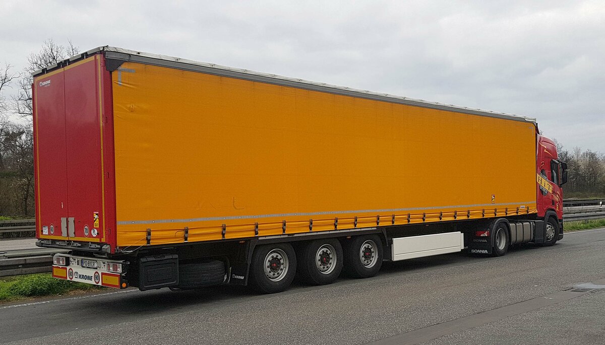 =Scania R 450-Sattelzug der Spedition HiT rastet an der A 3 im April 2022