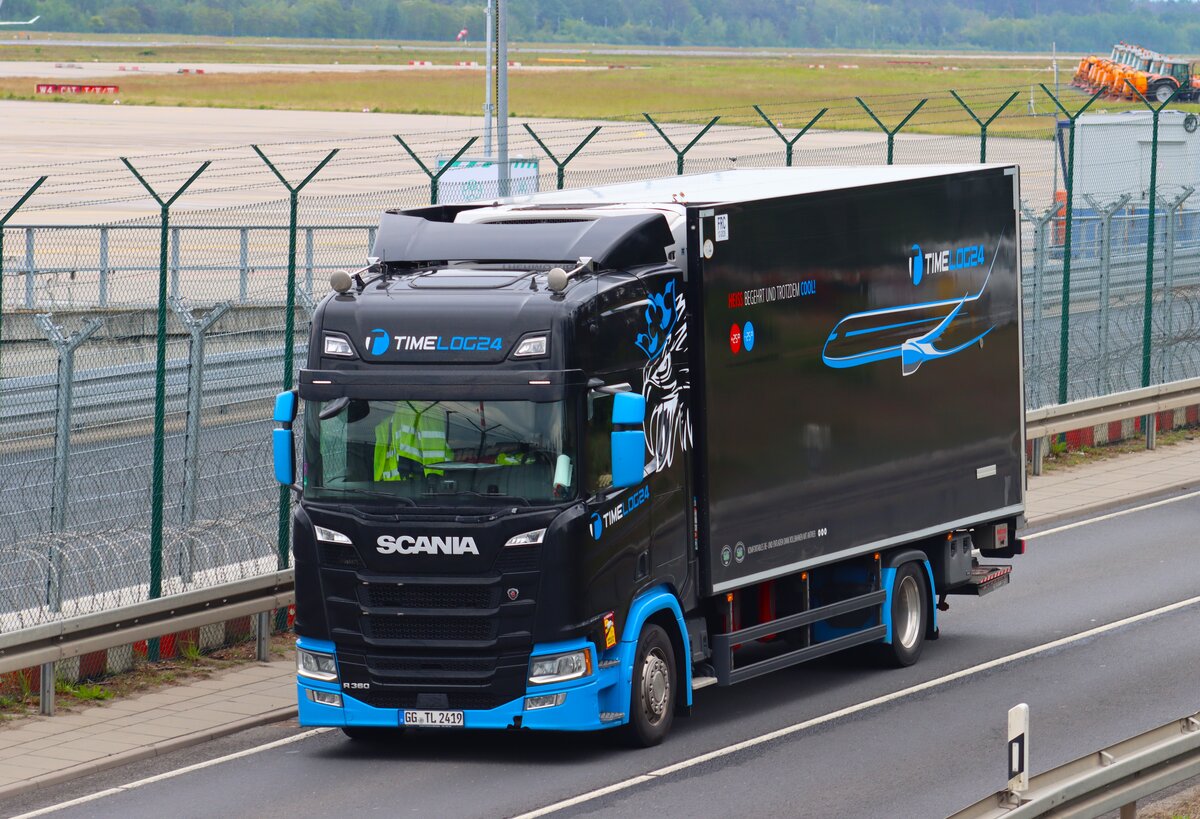 Scania R360 Timolog24 am 15.05.26 am Frankfurter Flughafen 