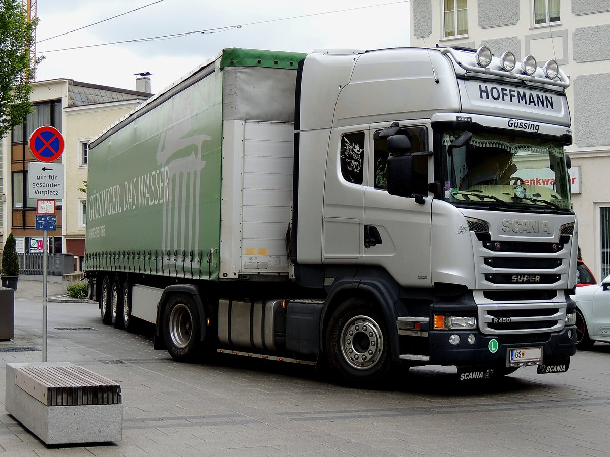SCANIA-R450 im Einsatz für Güssinger-Wasser im Stadtgebiet von Ried; 190515