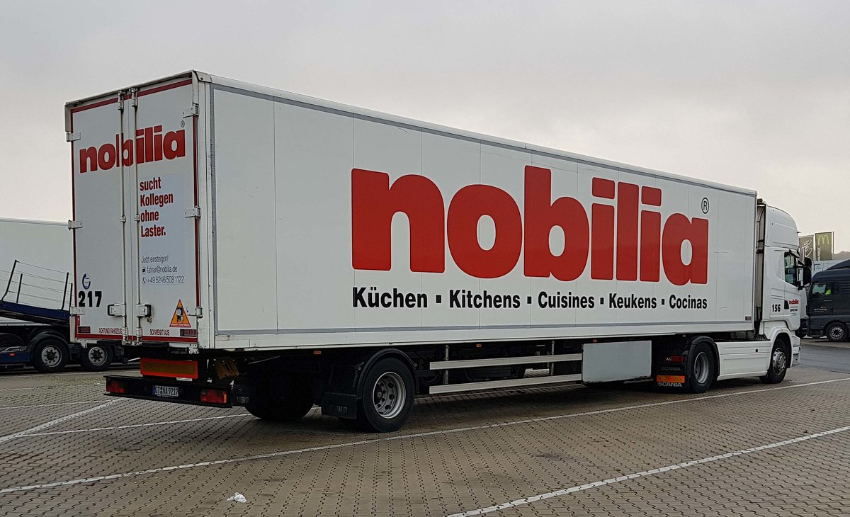 =Scania-Sattelzug von NOBILIA rastet im September 2020 in Bad Hersfeld