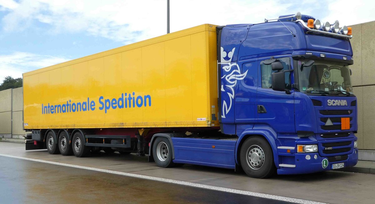 =Scania-Sattelzug rastet an der BAB A7, Juli 2016