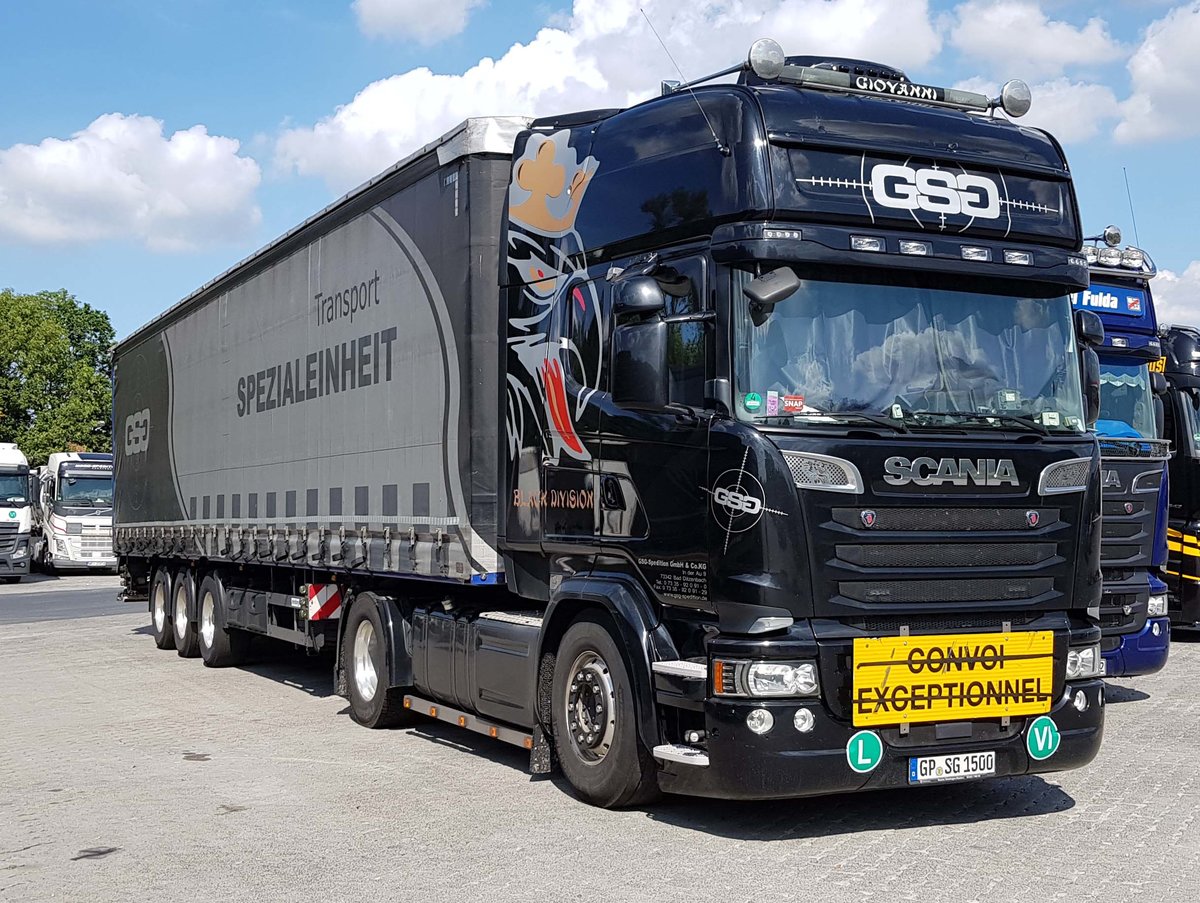 =Scania der Spedition GSG steht am Rasthof Fulda Nord im August 2019