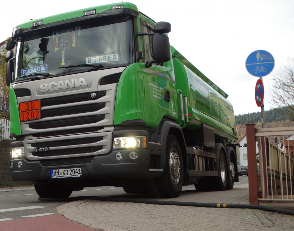 Scania Tanklastwagen am 10.11.15 in Neckargemünd 