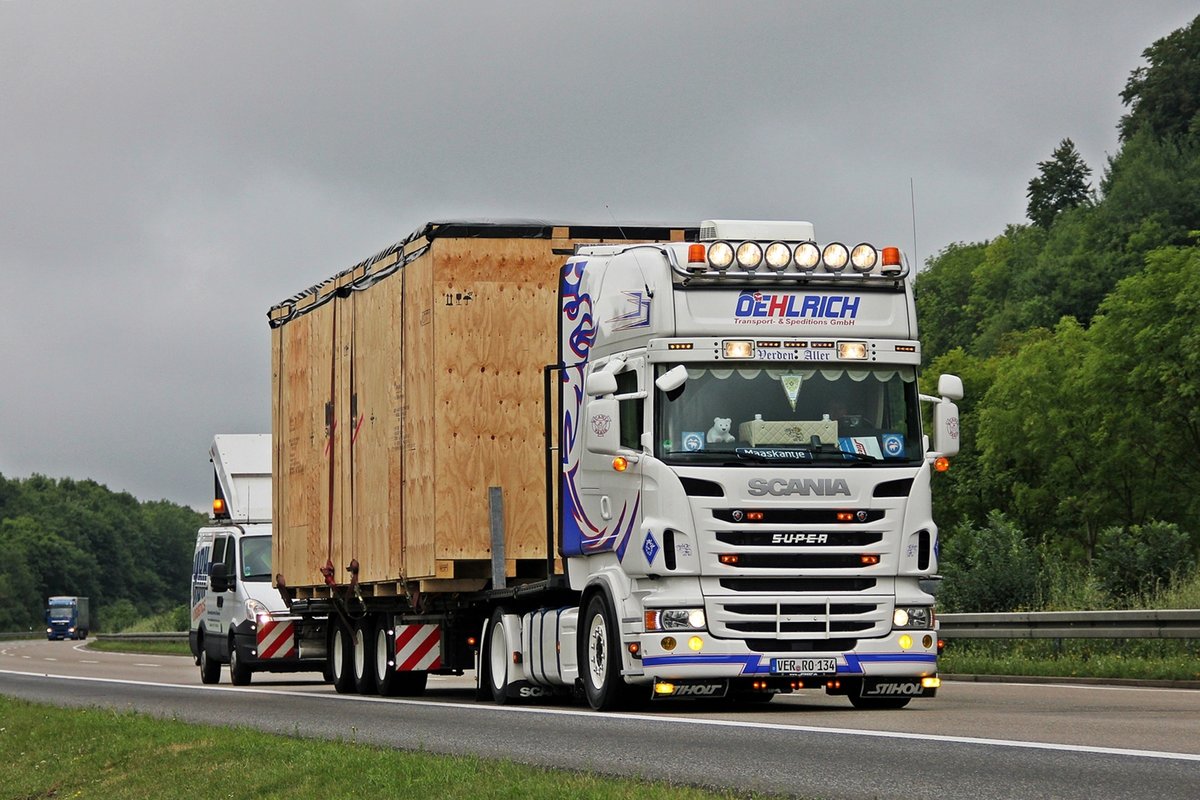 Scania Topline unterwegs auf der A44 zwischen Zierenberg und Breuna. 20.08.2013