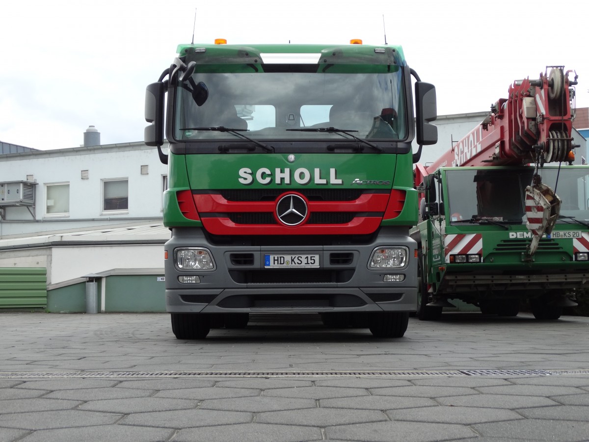Scholl Kranservice Mercedes Benz Actros Downside am 04.09.15 im Rahmen einer vereinbarten Foto Session in Heidelberg