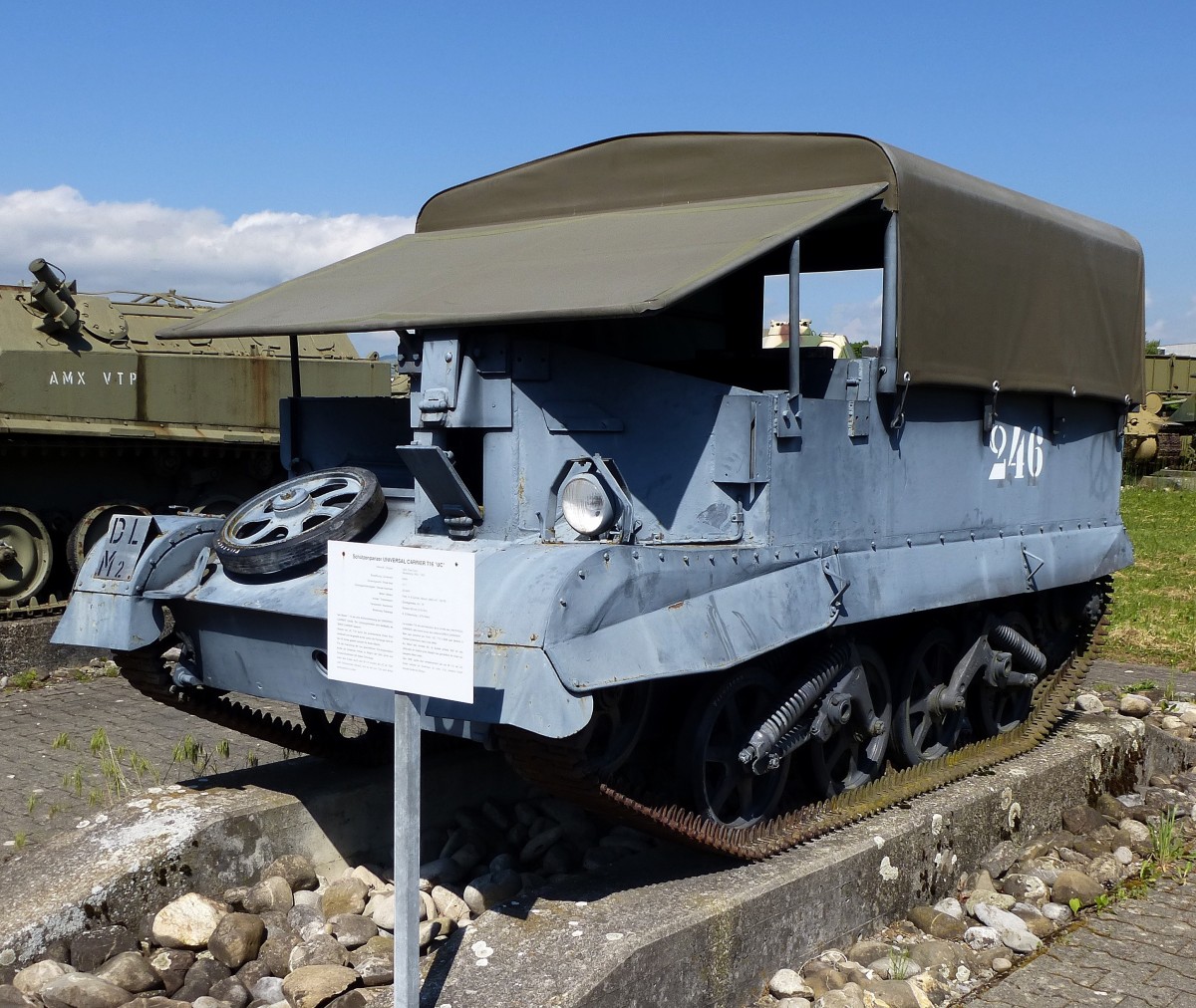 Schtzenpanzer Universal Carrier T16 UC, von 1943-45 in den USA gebaut, 100PS, Vmax.53Km/h, befrderte 6 Infanteristen, die Schweizer Armee verwendete von 1950-65 300 Fahrzeuge, Panzermuseum Thun, Mai 2015