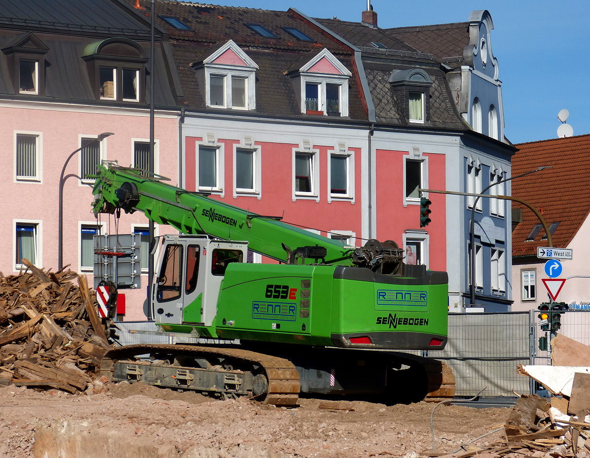 Sennebogen 653 E eingesetzt beim Abbruch eines Hauses in Weiden Oberpfalz 29.09.2018
