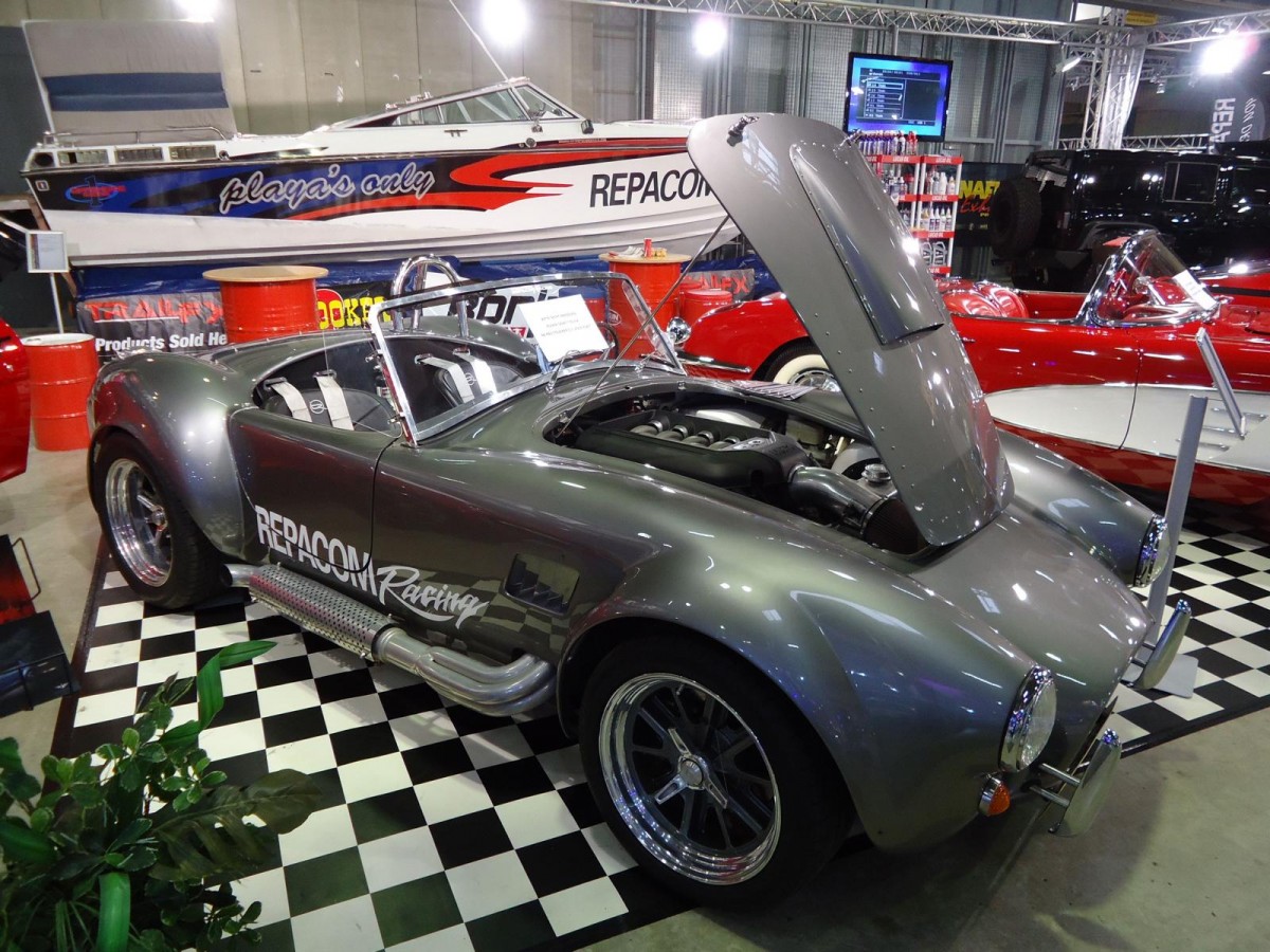 Shelby AC Cobra 427 auf der International Motor Show in Luxembourg, 20.11.2015
