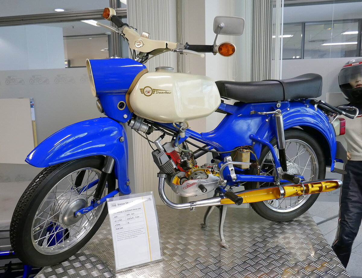 Simson SR4-3  Sperber , das Moped wurde von 1966-72 gebaut, 50ccm, 2-Takt, 4,6PS, 4-Gang, Vmax.75Km/h, hier ein Anschauungsmodell für die Lehrlingsausbildung, Fahrzeugmuseum Suhl, April 2025