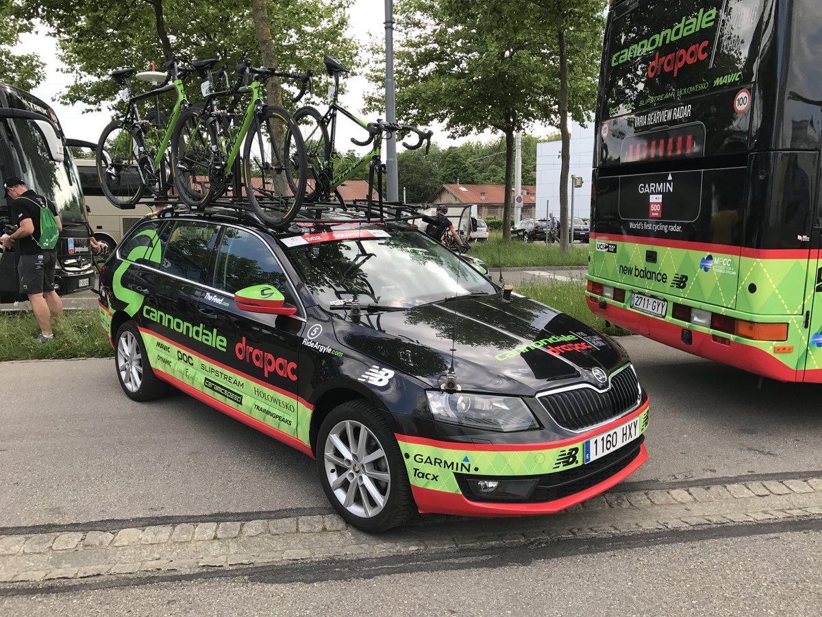 Skoda Begleitfahrzeug des Tour de Suisse Team Cannondale Drapac am 12.6.17 in Bern.