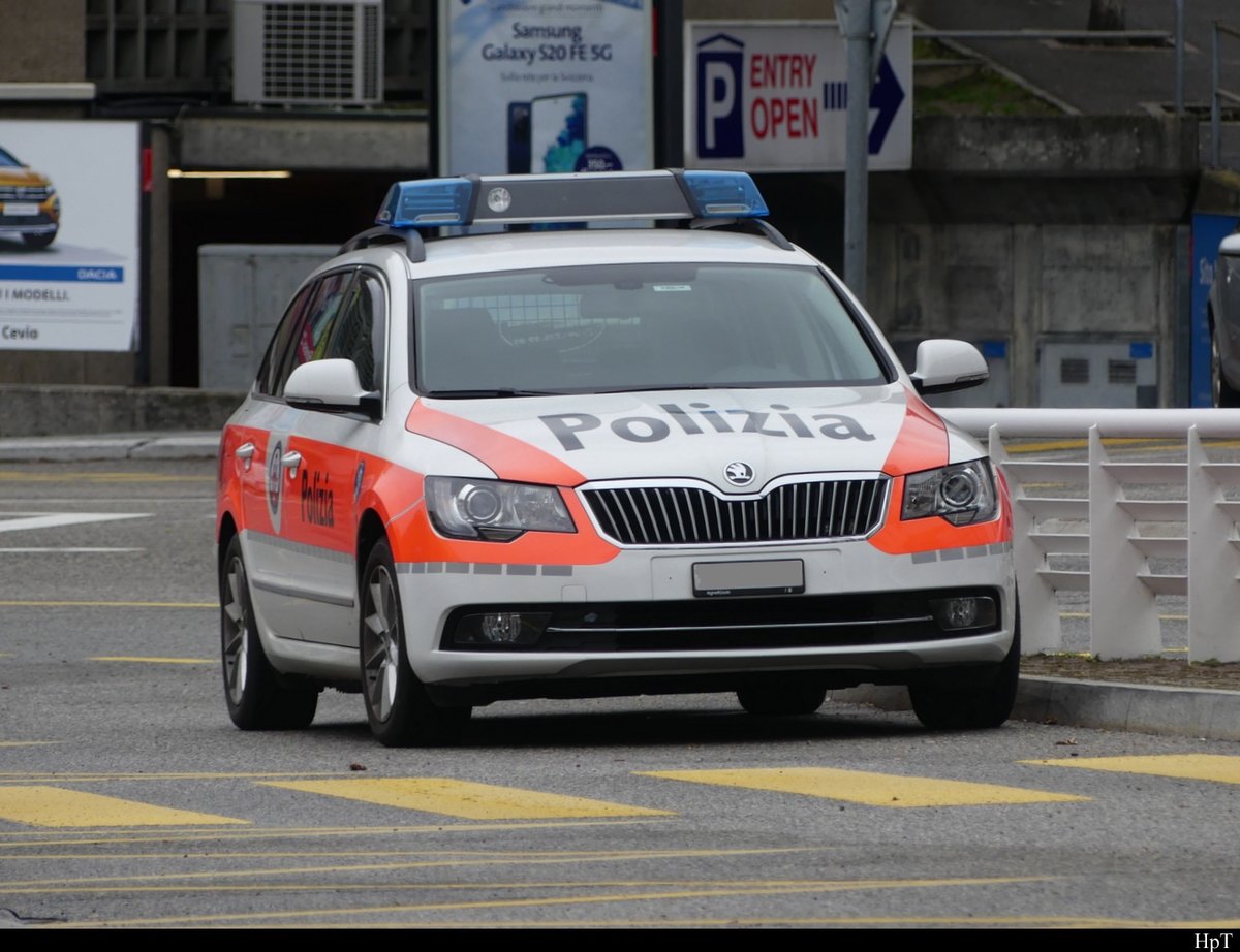 Skoda Polizeiauto in Locarno am 12.02.2021