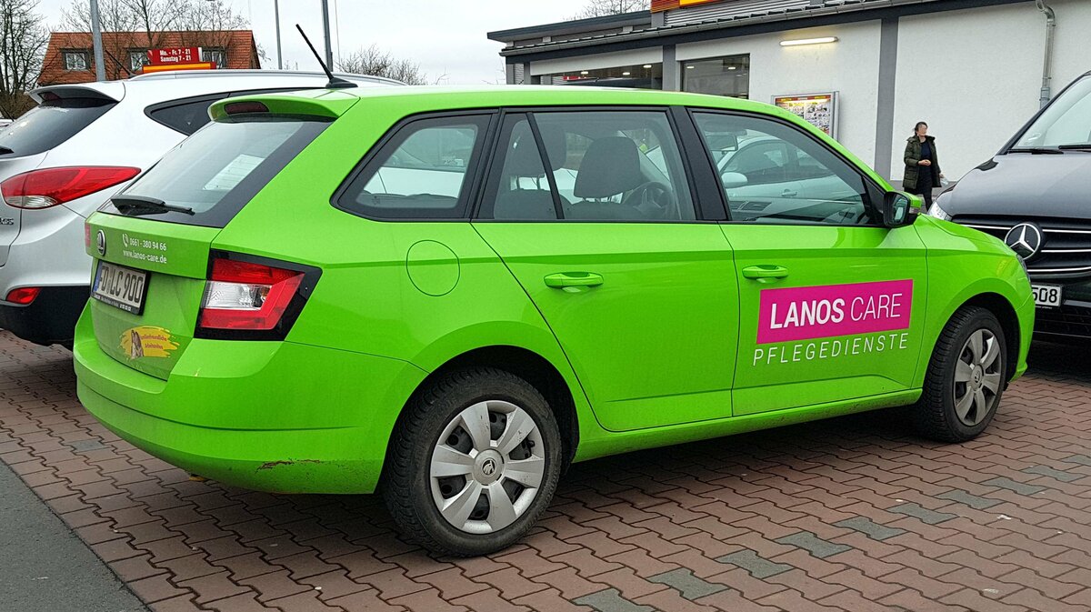 =Skoda Rapid von LANOS CARE-Pflegedienste steht im Januar 2022 in Fulda
