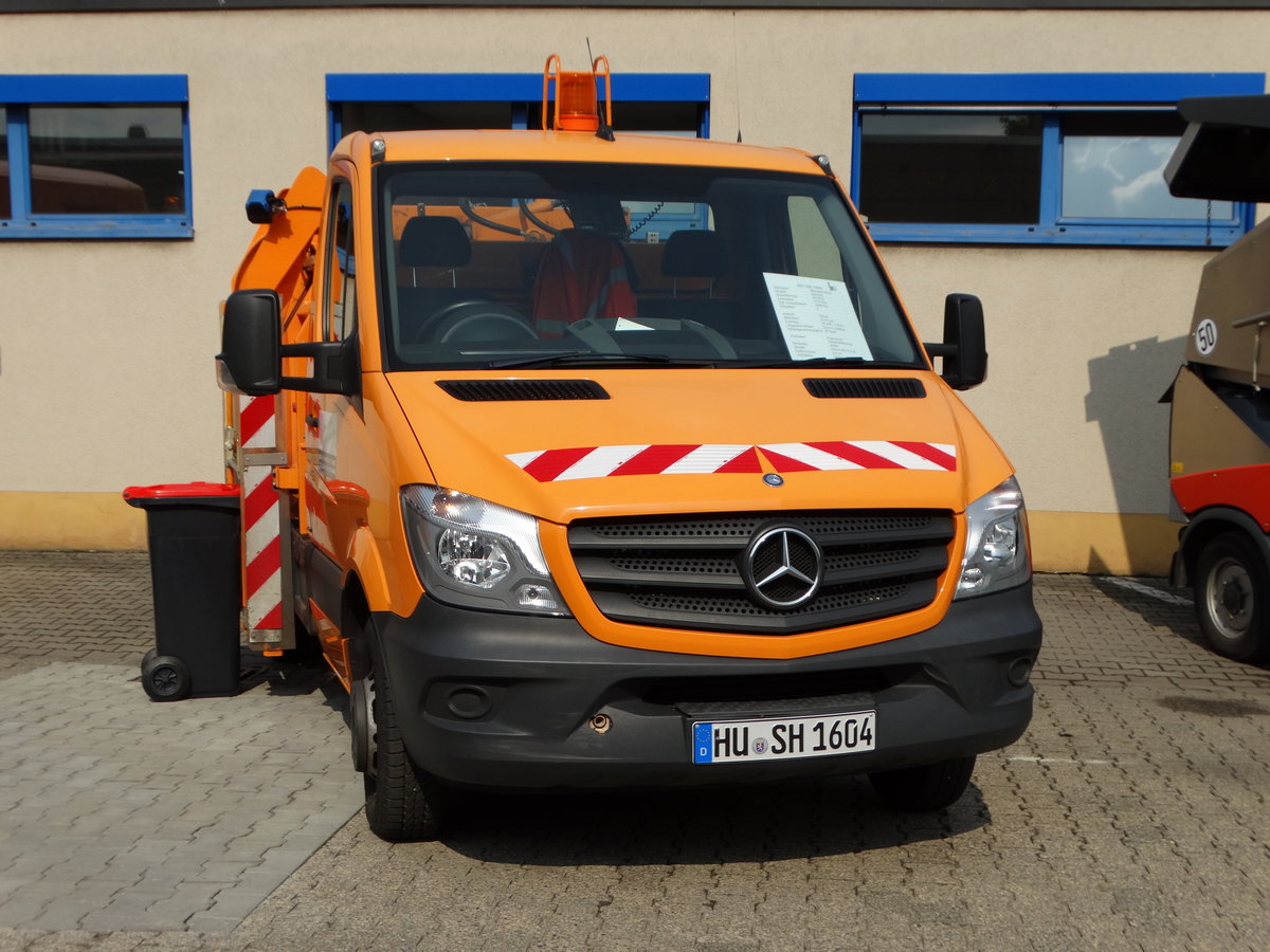 Stadt Hanau Mercedes Benz Sprinter Müllwagen am 26.08.17 beim Tag der offenen Tür